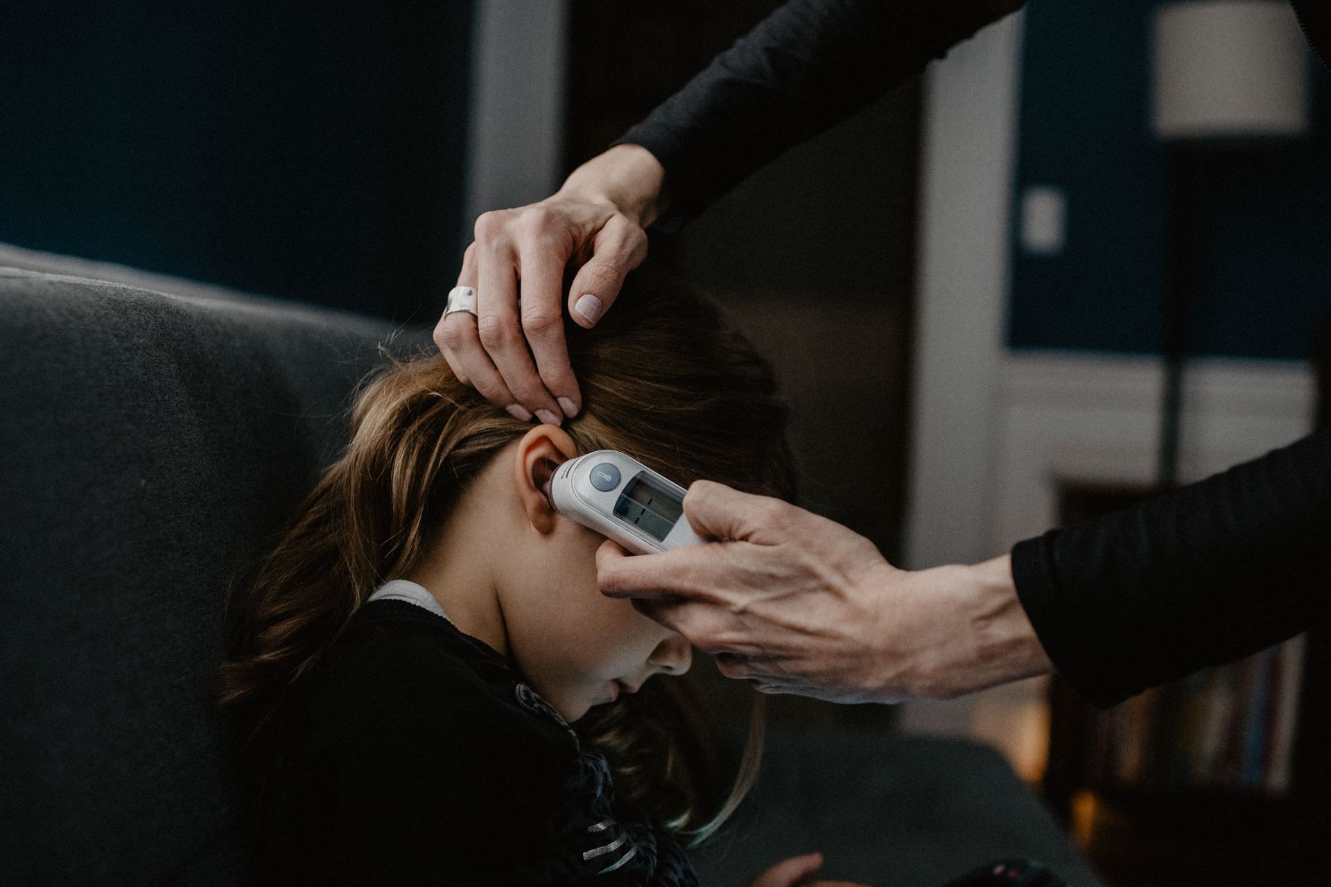 Seasonal flu (Image via Unsplash/Kelly Sikkema)